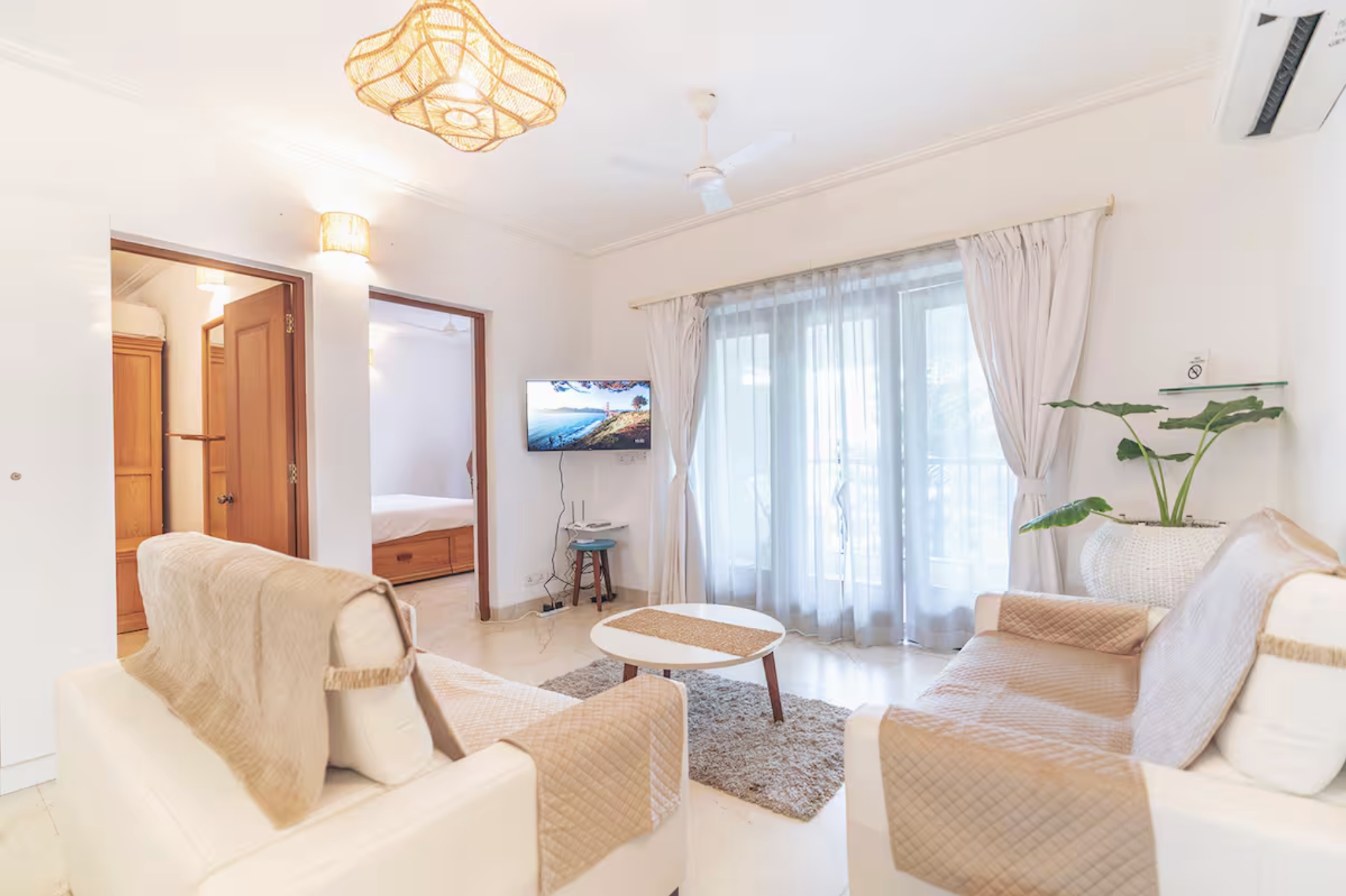 Blanco Door apartment